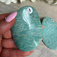 Load image into Gallery viewer, AA Amazonite Pringle Wave
