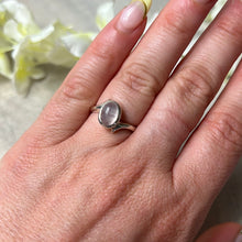Load image into Gallery viewer, Rose Quartz 925 Silver Ring -  Size M
