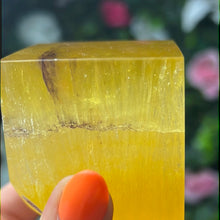 Load image into Gallery viewer, Yellow Dendritic Fluorite Cube
