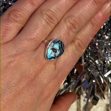 Load image into Gallery viewer, Abalone Shell 925 Silver Ring -  Size Q

