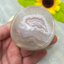 Load image into Gallery viewer, Flower Agate Bowl
